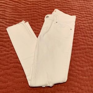 White Levi skinny jeans